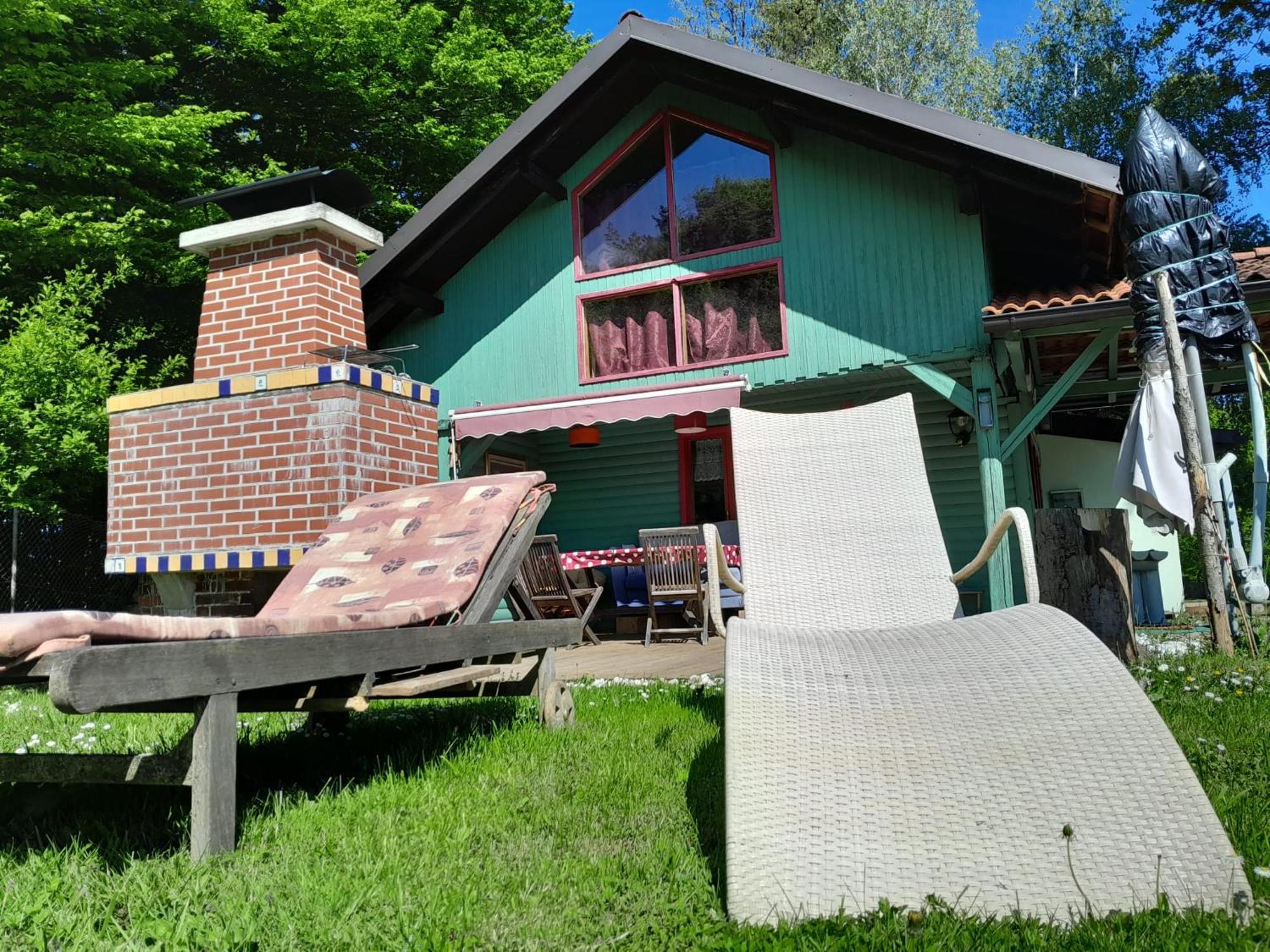 그로수플례 Fairytale Wooden House By Ljubljana 빌라 외부 사진